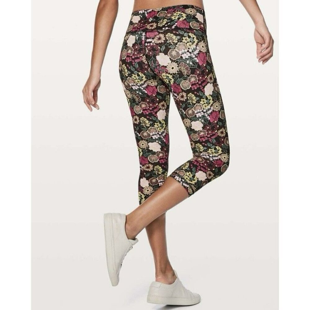 Lululemon Wunder Under Crop (Hi-Rise) 21" Fluorolace Multi Size 6 EUC